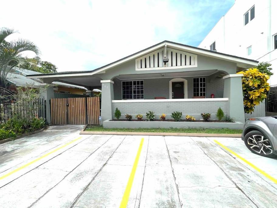 Habitación en casa particular Private In The Heart Of Calle Ocho *
